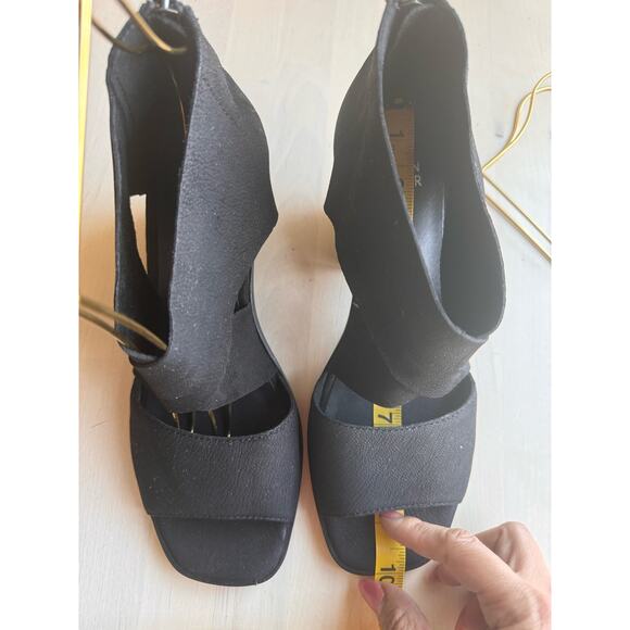 Eileen Fisher black Ann Tumbled Nubuck Leather Crisscross Zip Sandals size 8.5 - Picture 11 of 12